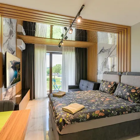 Azur Properties ap51 Shkorpilovtsi